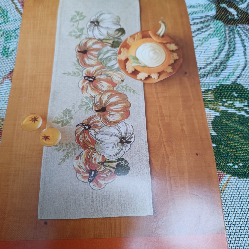 NWOT fall Thanksgiving table runner from Kohls